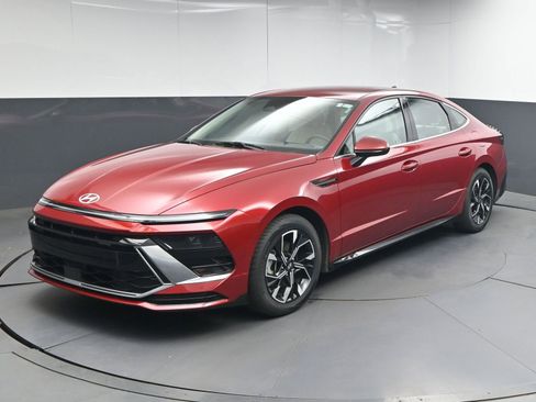 Used 2025 Hyundai Sonata SEL image 3