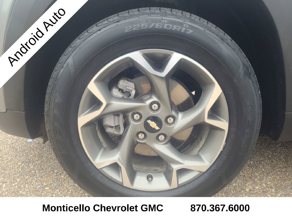 Used 2025 Chevrolet Trax LT FWD image 9