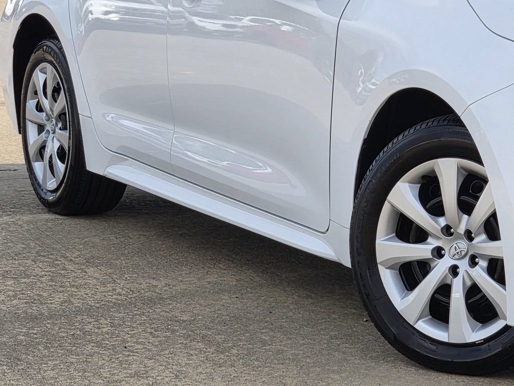 Used 2026 Toyota Corolla LE FWD image 12