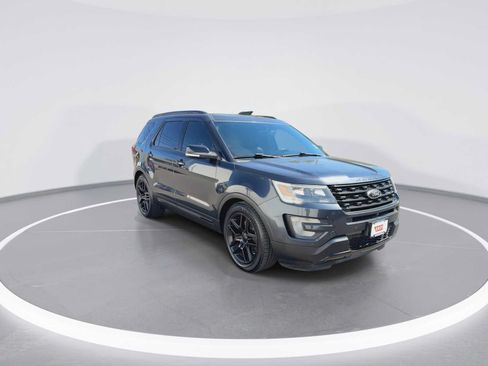 Used 2017 Ford Explorer Sport w/ Equipment Group 401A AWD/4WD image 2