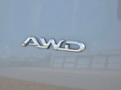 Used 2025 Toyota Grand Highlander AWD image 32