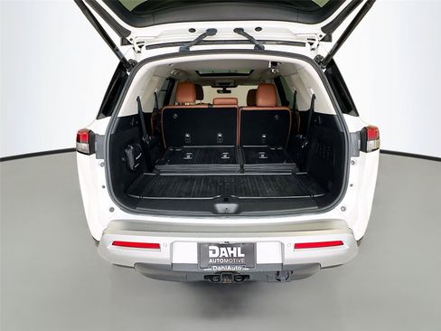 Used 2024 Nissan Pathfinder Platinum w/ Cargo Package FWD image 26