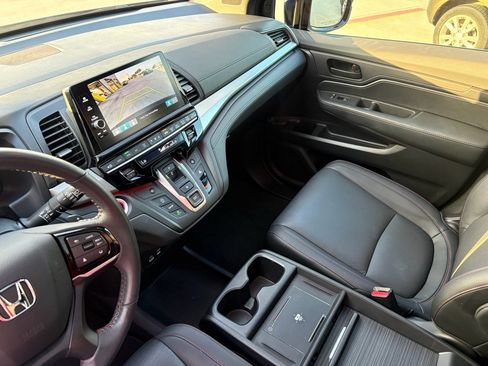 Certified 2025 Honda Odyssey Sport-L image 17
