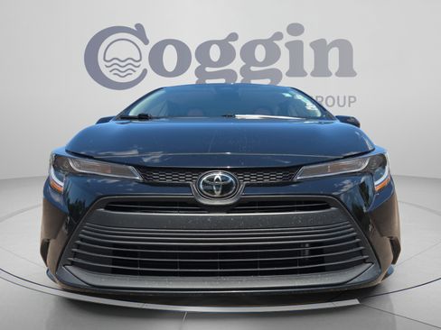 Used 2025 Toyota Corolla LE FWD image 7
