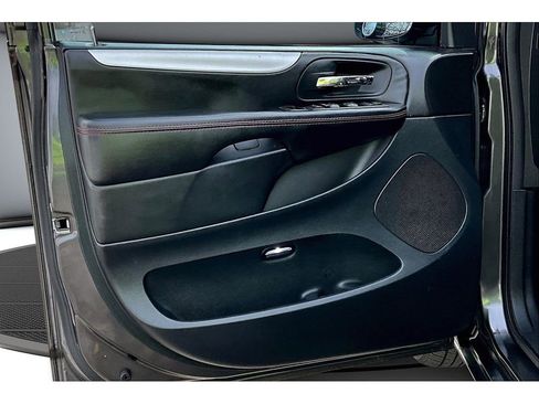 Used 2018 Dodge Grand Caravan GT FWD image 21