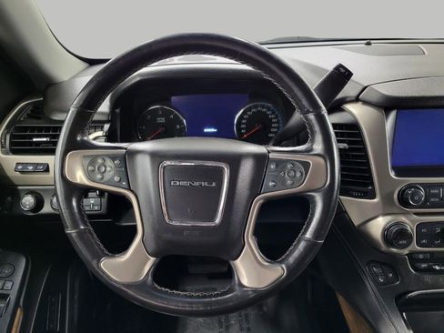 Used 2019 GMC Yukon XL Denali image 5