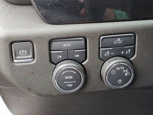 Used 2022 Chevrolet Silverado 1500 LT image 31