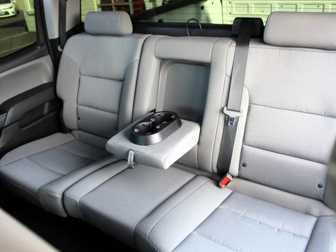 Used 2018 Chevrolet Silverado 1500 Custom w/ Custom Convenience Package image 26