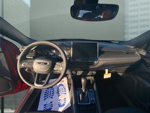 New 2026 Jeep Compass Latitude image 23