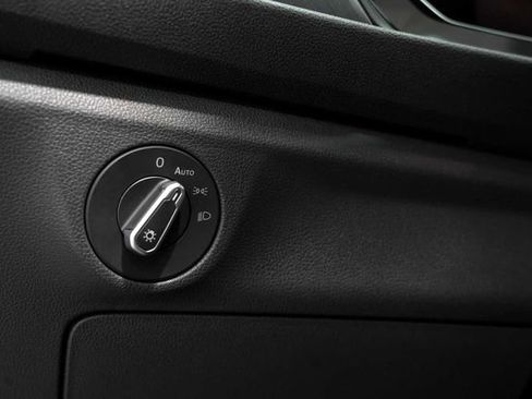 Used 2021 Volkswagen Jetta SE w/ SE Cold Weather Package image 28