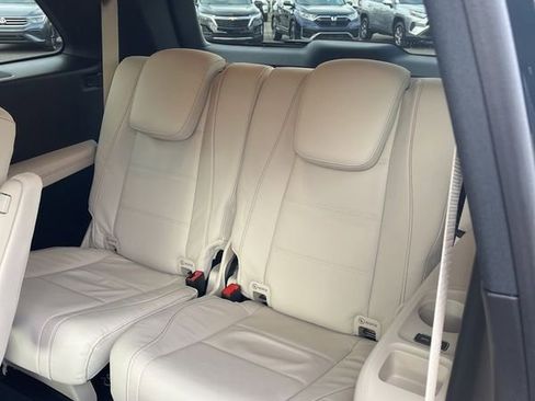 Used 2024 Mercedes-Benz GLS 450 4MATIC image 17