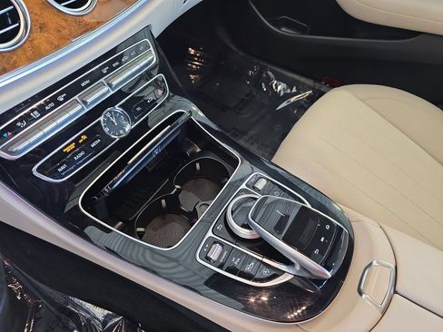 Used 2018 Mercedes-Benz E 300 image 28
