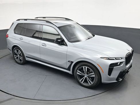 Used 2024 BMW X7 M60i AWD/4WD image 18