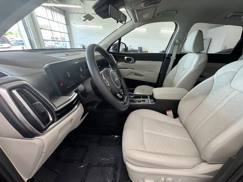 New 2025 Kia Sorento S image 18