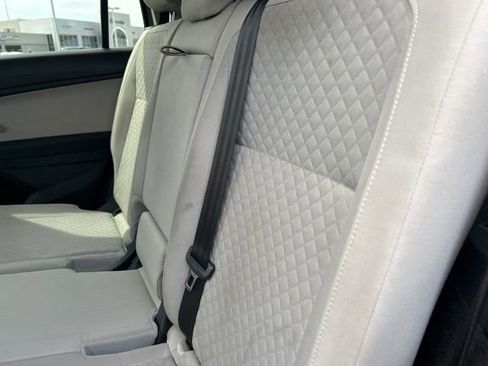 Used 2018 Volkswagen Tiguan S FWD image 41