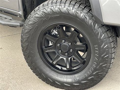 Used 2022 Chevrolet Colorado ZR2 image 9