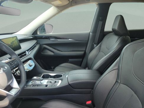 Certified 2025 INFINITI QX60 Pure image 13