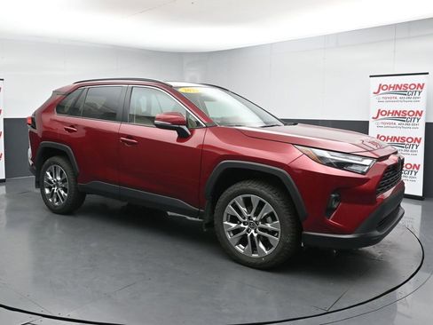 Used 2023 Toyota RAV4 XLE Premium AWD/4WD image 2