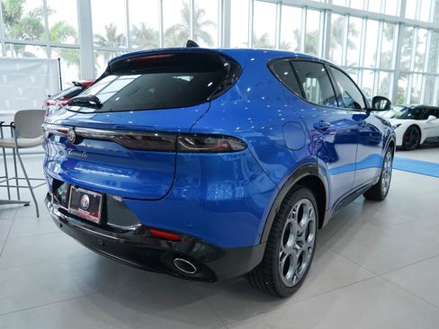 New 2024 Alfa Romeo Tonale Veloce image 9