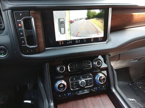 Used 2023 GMC Yukon Denali Ultimate AWD/4WD image 16