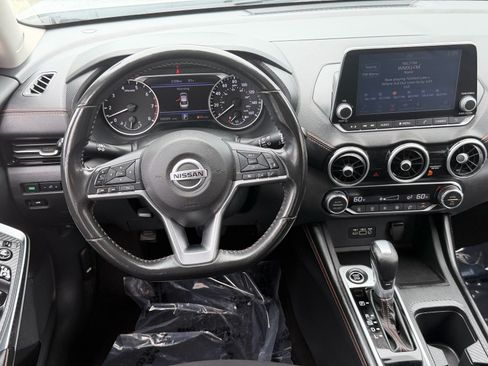 Used 2022 Nissan Sentra SR w/ Electronics Package FWD image 13