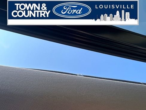 Used 2022 Ford Explorer Platinum AWD/4WD image 25