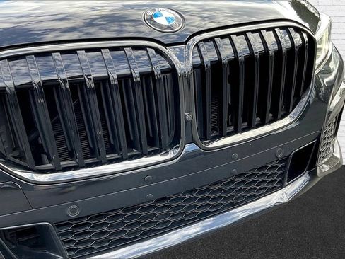 Used 2022 BMW 740i w/ M Sport Package RWD image 23