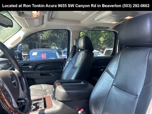 Used 2014 GMC Sierra 2500 Denali w/ Suspension Package, Off-Road AWD/4WD image 8