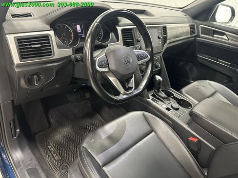 Used 2020 Volkswagen Atlas Cross Sport SE AWD/4WD image 3