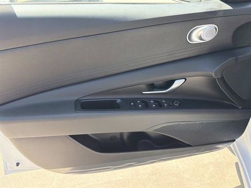 New 2026 Hyundai Elantra SE FWD image 12