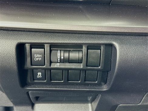 Used 2019 Subaru Impreza 2.0i Limited image 10