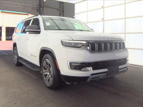 Used 2024 Jeep Wagoneer L Series II w/ Flexible Seating Group image 2