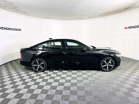 Used 2024 Volvo S60 B5 Plus image 2