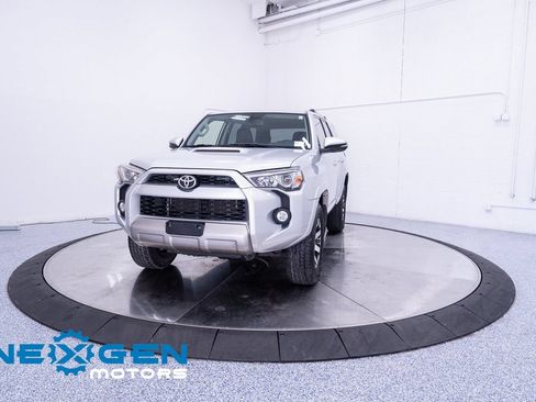 Used 2019 Toyota 4Runner TRD Off-Road Premium AWD/4WD image 29