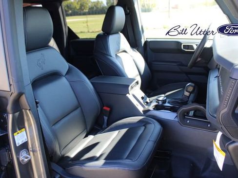 New 2025 Ford Bronco Badlands image 7