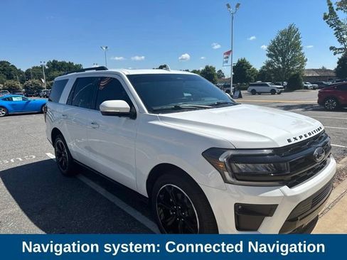 Used 2022 Ford Expedition Limited AWD/4WD image 2