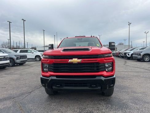 Used 2024 Chevrolet Silverado 2500 Custom w/ Custom Value Package image 8