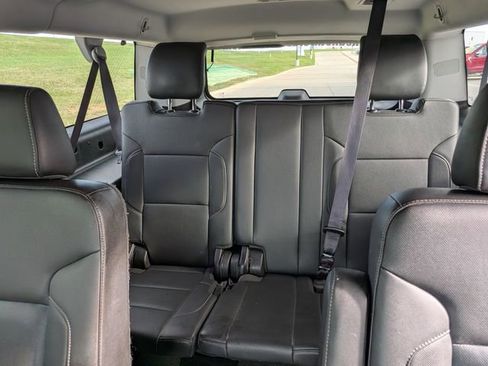 Used 2016 GMC Yukon XL SLT w/ Open Road Package AWD/4WD image 22