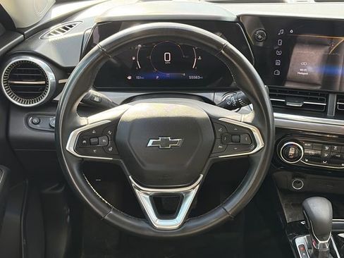 Used 2025 Chevrolet Trax ACTIV w/ Sunroof Package FWD image 15