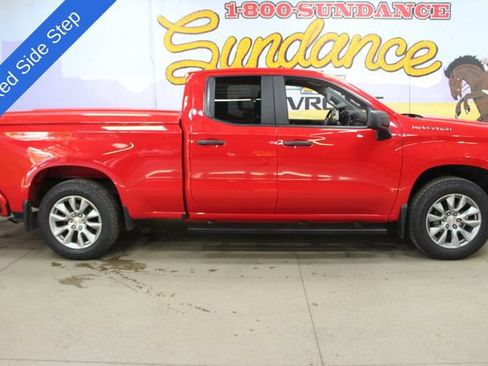 Used 2022 Chevrolet Silverado 1500 Custom w/ Safety Confidence Package AWD/4WD image 1