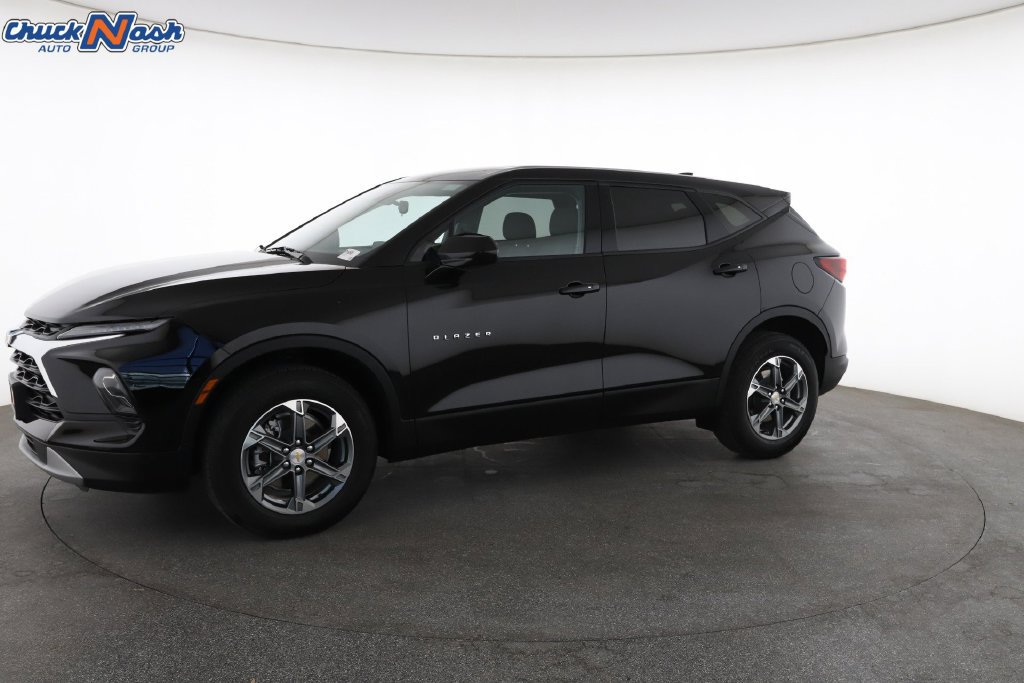 Used 2026 Chevrolet Blazer LT FWD image 5