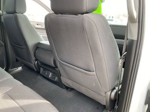 Used 2024 Chevrolet Silverado 1500 LT image 33