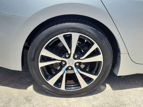 Used 2018 Nissan Maxima 3.5 SV image 5