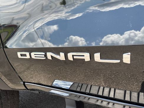 New 2026 GMC Canyon Denali AWD/4WD image 9