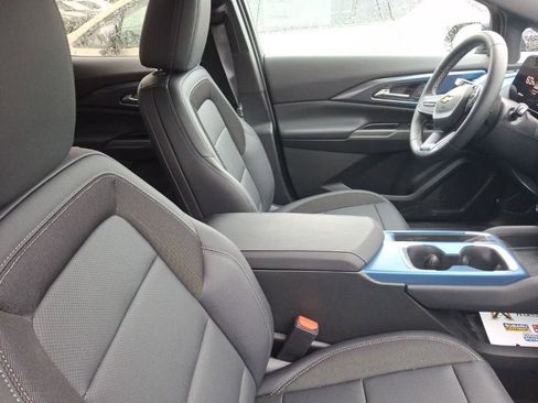 Used 2026 Chevrolet Equinox EV LT image 12