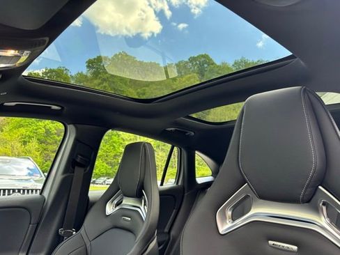 New 2026 Mercedes-Benz GLA 35 AMG 4MATIC image 16