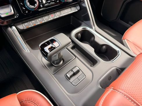 Used 2025 GMC Sierra 1500 Denali Ultimate AWD/4WD image 19