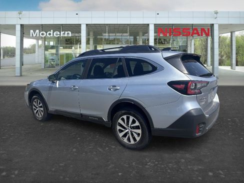 Used 2022 Subaru Outback Premium w/ Popular Package #1 AWD/4WD image 3