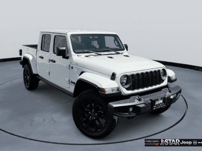 Used 2025 Jeep Gladiator Sport