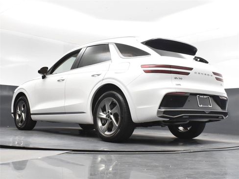 New 2026 Genesis GV70 2.5T Select image 12